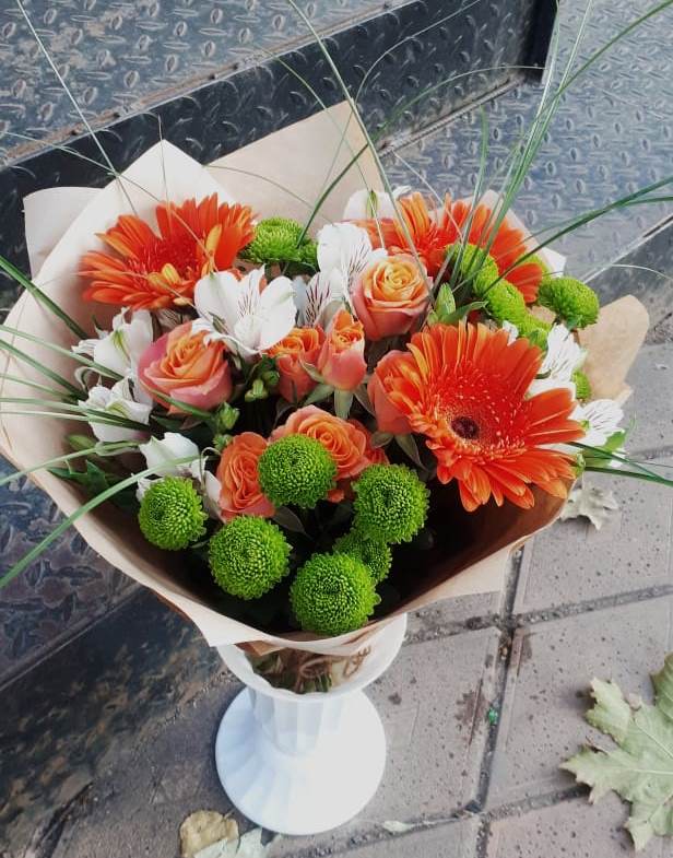 Букет цветов из: Герберы, Хризантемы, Альстромерии и Розы в Лабытнангах