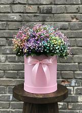Цветочная композиция из Гипсофила и Розы в шляпной коробке в Лабытнангах