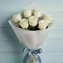 Букет 7 Белых роз Эдлесс Лав в Лабытнангах
