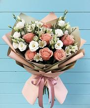 Букет цветов из:  Розы, Альстромерии и Лизиантусы в Лабытнангах