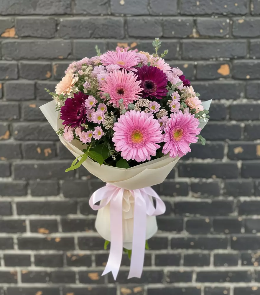 Букет цветов из: Герберы и Хризантемы в Лабытнангах