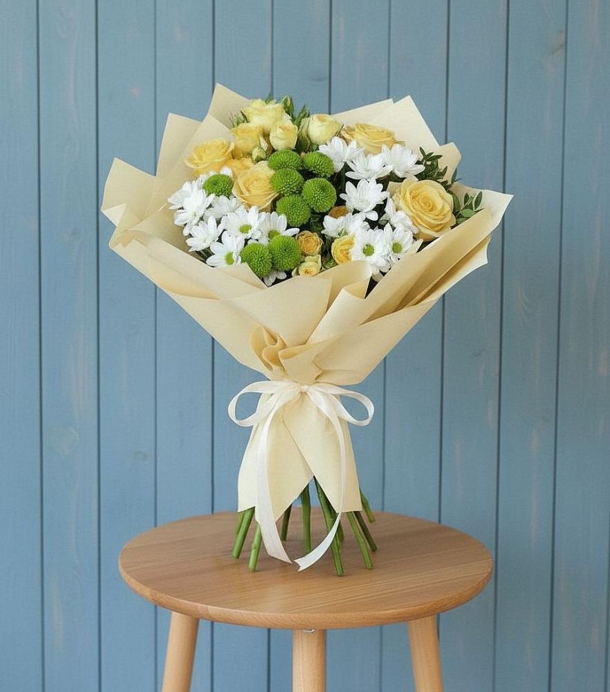 Букет цветов из: Хризантемы и Розы в Лабытнангах