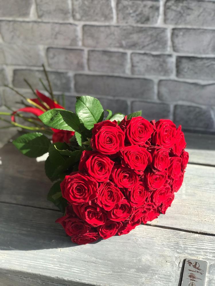 Букет Красные розы Фридом в Лабытнангах