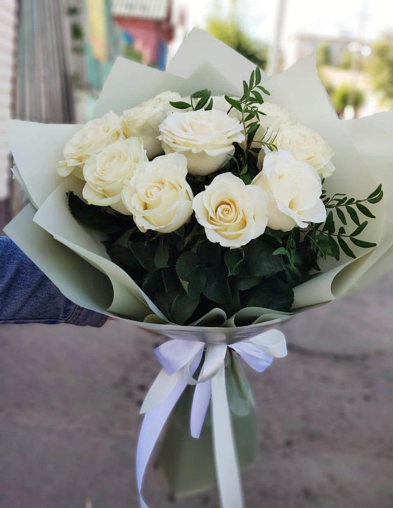Букет Белые розы Проуд в Лабытнангах