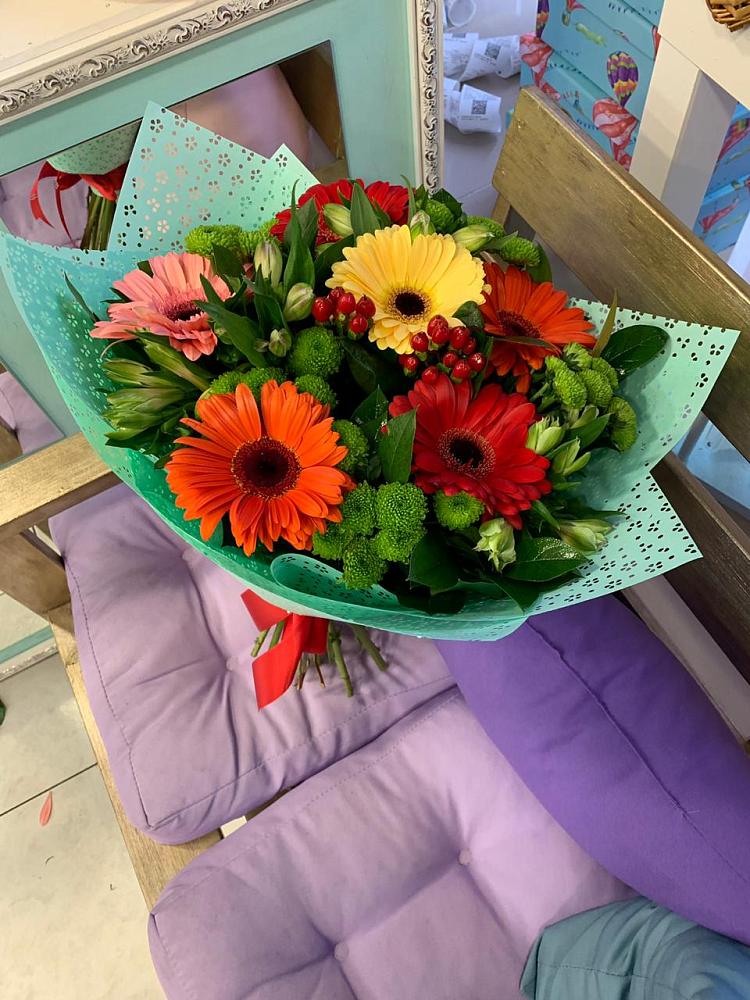 Букет цветов из: Герберы, Хризантемы и Альстромерии в Лабытнангах