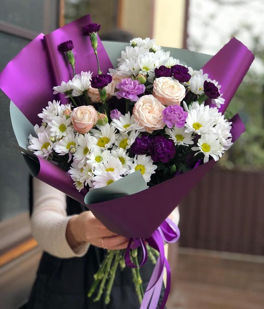 Букет цветов из: Хризантемы, Гвоздики и Розы в Лабытнангах