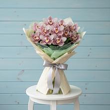 Букет цветов из:  Орхидеи и Розы в Лабытнангах