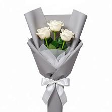 Букет 3 белые розы в Лабытнангах