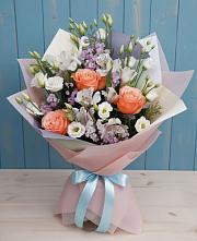 Букет цветов из:  Лизиантусы, Розы, Альстромерии и Гипсофила в Лабытнангах