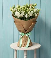 Букет цветов из:  Лизиантусы в Лабытнангах