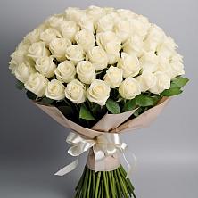 Букет 101 беля роза Белоснежка в Лабытнангах