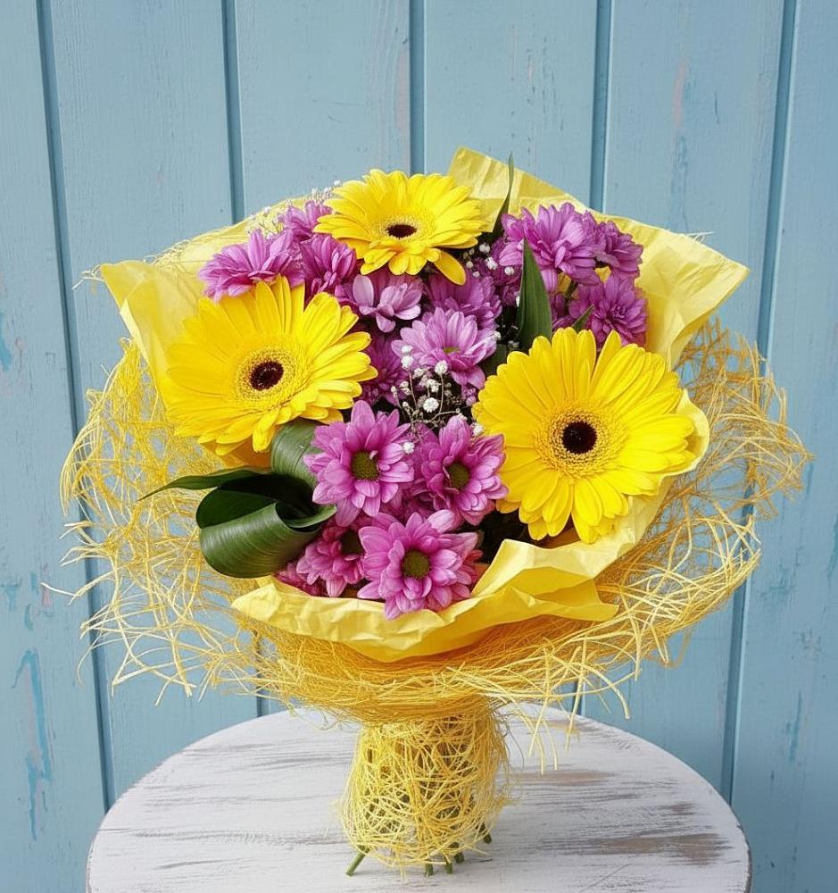 Букет цветов из: Хризантемы и Герберы в Лабытнангах