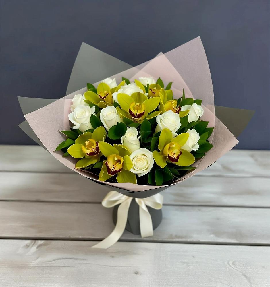 Букет цветов из: Орхидеи и Розы в Лабытнангах