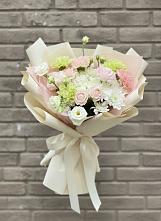 Букет цветов из:  Гвоздики, Розы, Лизиантусы и Хризантемы в Лабытнангах