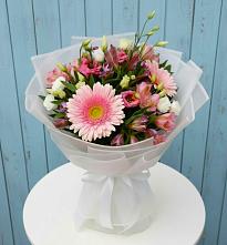 Букет цветов из:  Герберы, Альстромерии и Лизиантусы в Лабытнангах