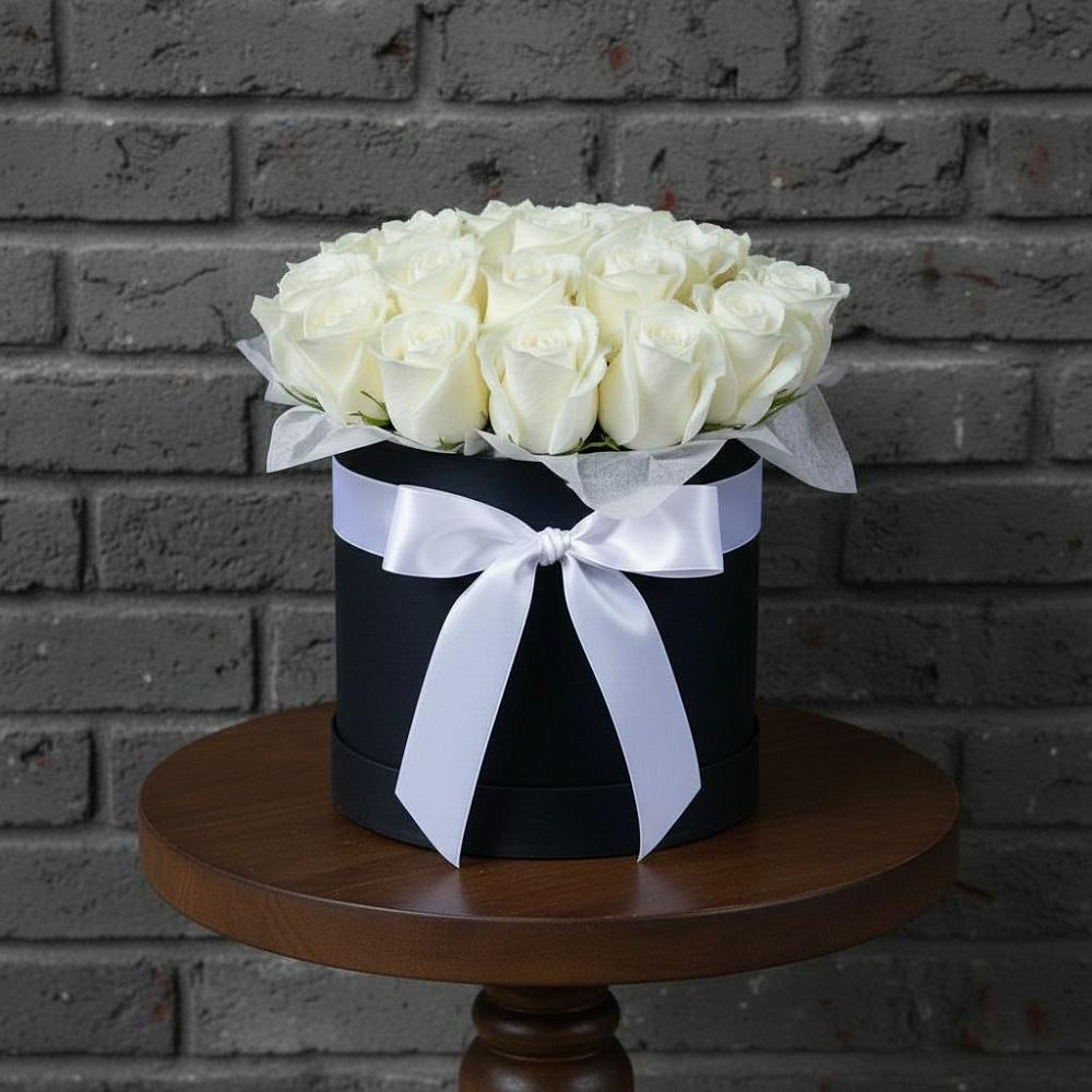 Цветочная композиция из Розы в шляпной коробке в Лабытнангах