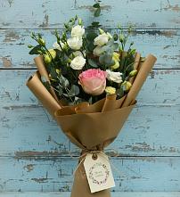 Букет цветов из:  Розы и Лизиантусы #REPLACE_PRED# Лабытнангах