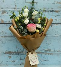 Букет цветов из:  Розы и Лизиантусы в Лабытнангах