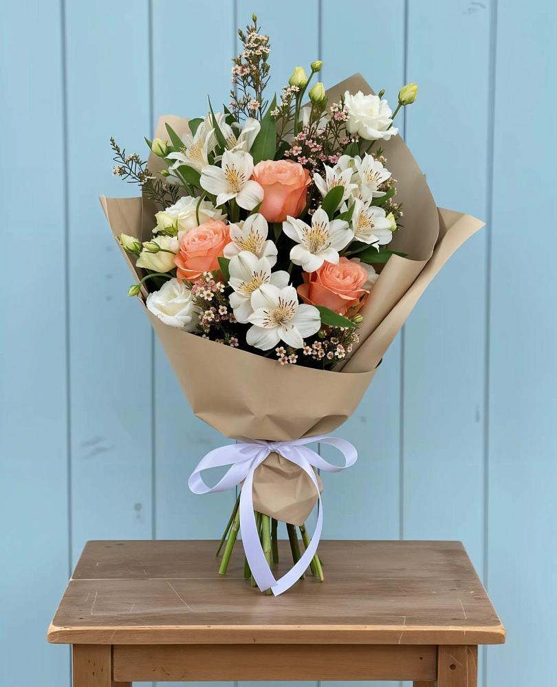 Букет цветов из: Альстромерии, Лизиантусы, Розы и Хризантемы в Лабытнангах