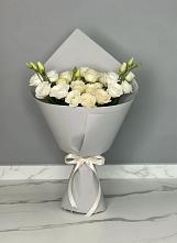 Букет цветов из:  Розы и Лизиантусы в Лабытнангах